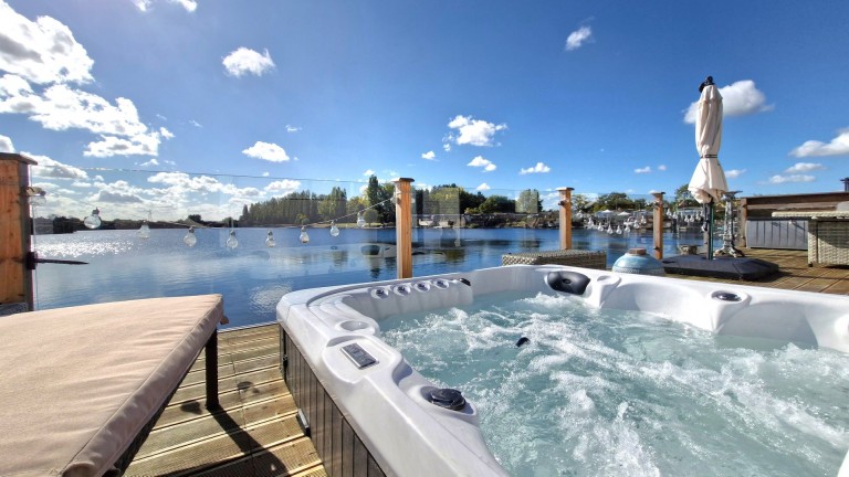 TALLINGTON, STAMFORD, Lincolnshire