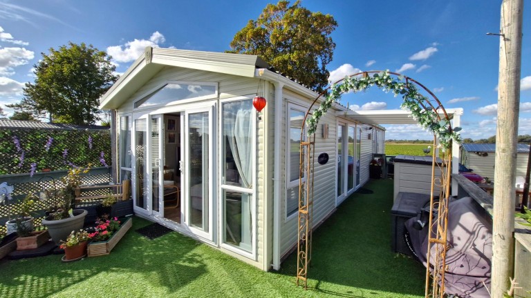 TALLINGTON, Tallington Lakes