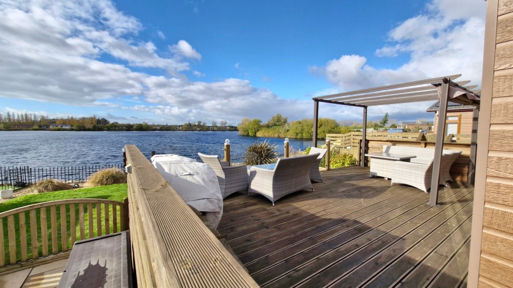 TALLINGTON LAKES, Tallington