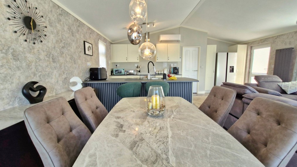 TALLINGTON LAKES, Tallington