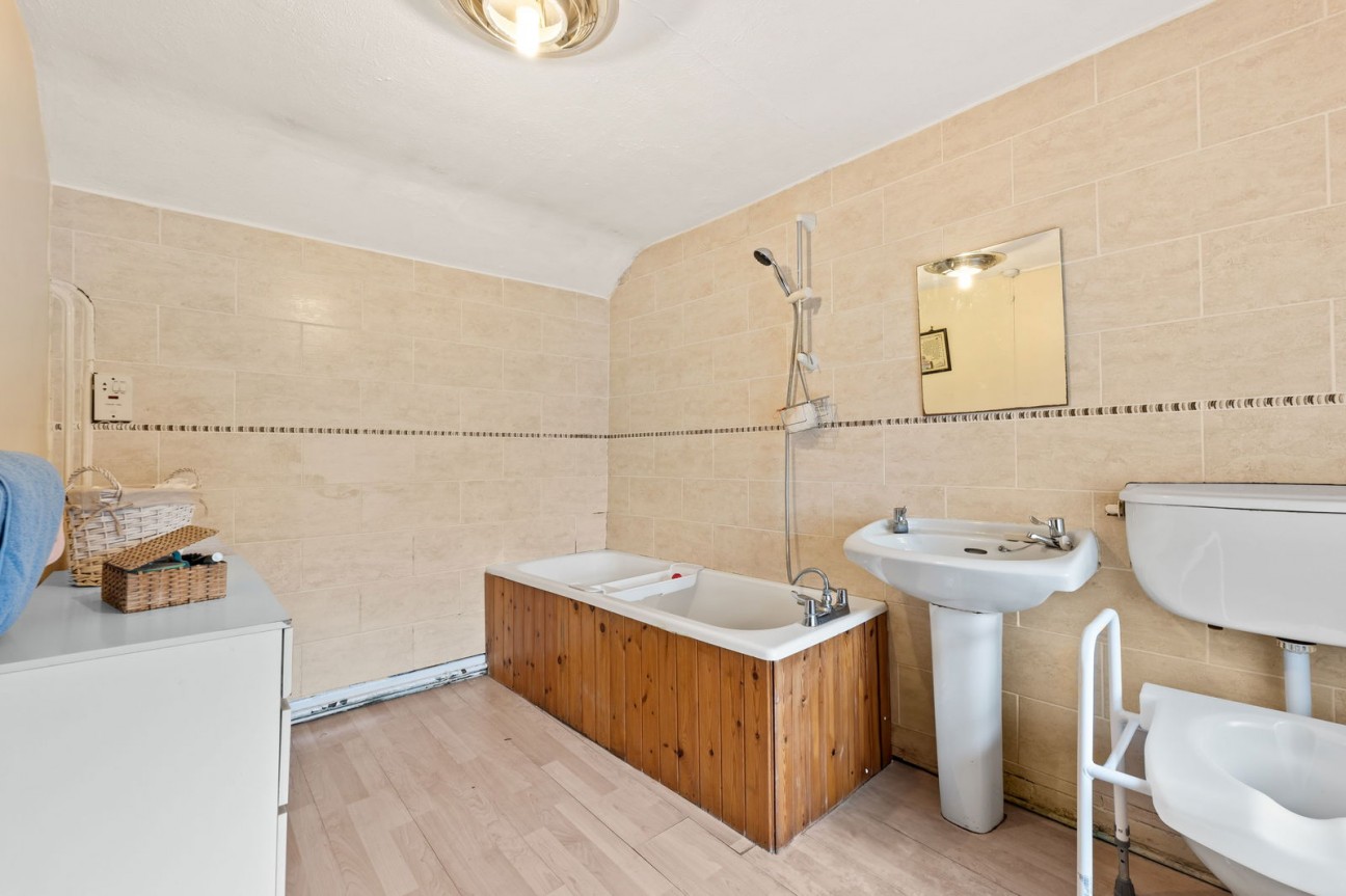 Handley Lane, Handley, S45 9AT