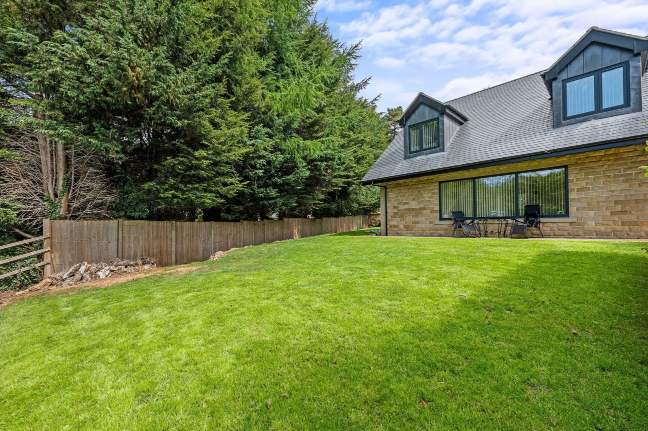 The Barley Close, Butts Road, Ashover.