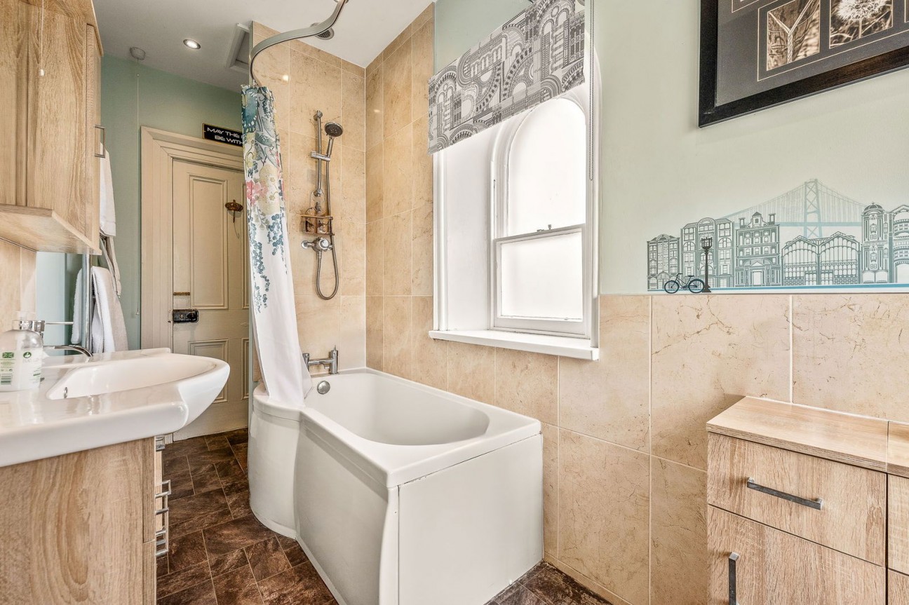 Matlock. C/O Sally Botham Estates, Bank Road.