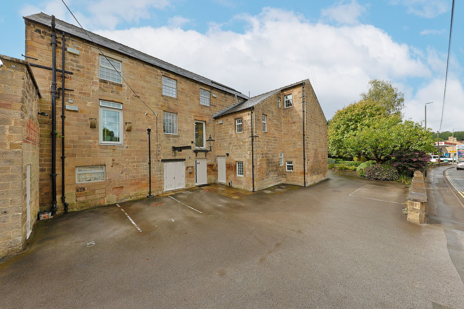 42 Matlock Green, Matlock, DE4 3BX