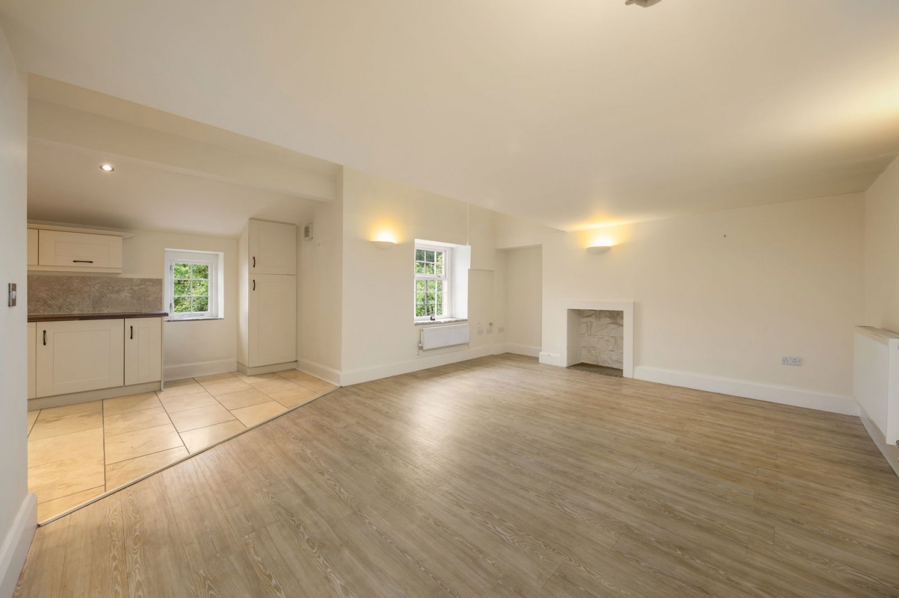 42 Matlock Green, Matlock, DE4 3BX