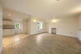 42 Matlock Green, Matlock, DE4 3BX