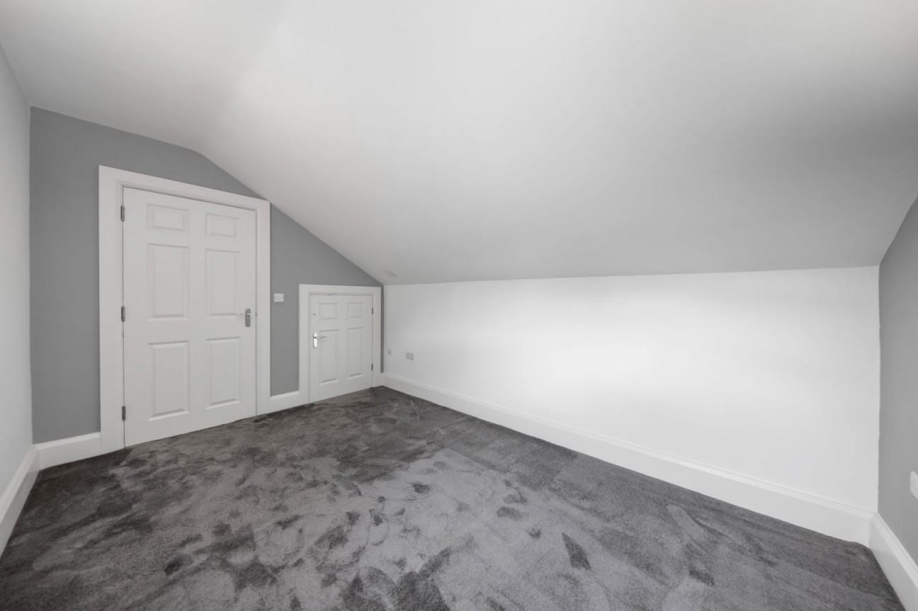 42 Matlock Green, Matlock, DE4 3BX