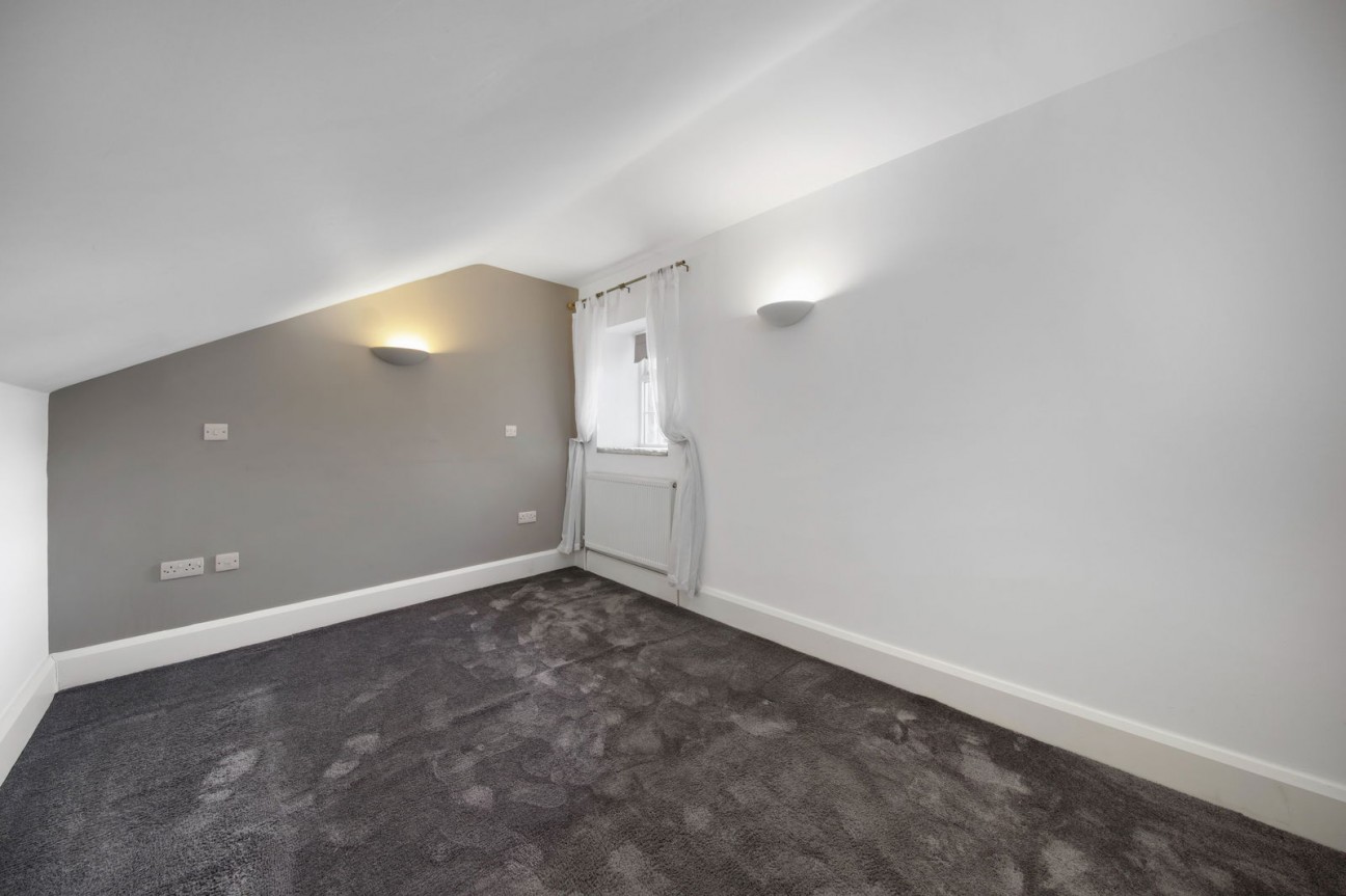 42 Matlock Green, Matlock, DE4 3BX