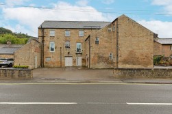 42 Matlock Green, Matlock, DE4 3BX