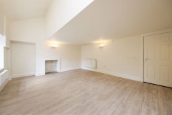 42 Matlock Green, Matlock, DE4 3BX