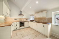 42 Matlock Green, Matlock, DE4 3BX