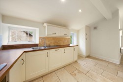 42 Matlock Green, Matlock, DE4 3BX