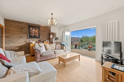 West Crescent, Matlock, DE4 3LB