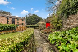 Wharf Cottages, Mill Road, Cromford.