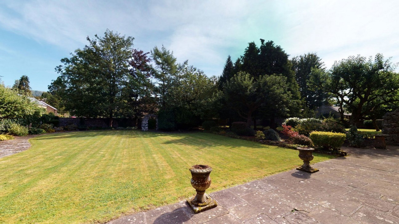 Coombs Road, Bakewell, DE45 1AQ