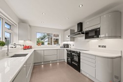 Hayfield Close, Wingerworth, Chesterfield, S42 6QF