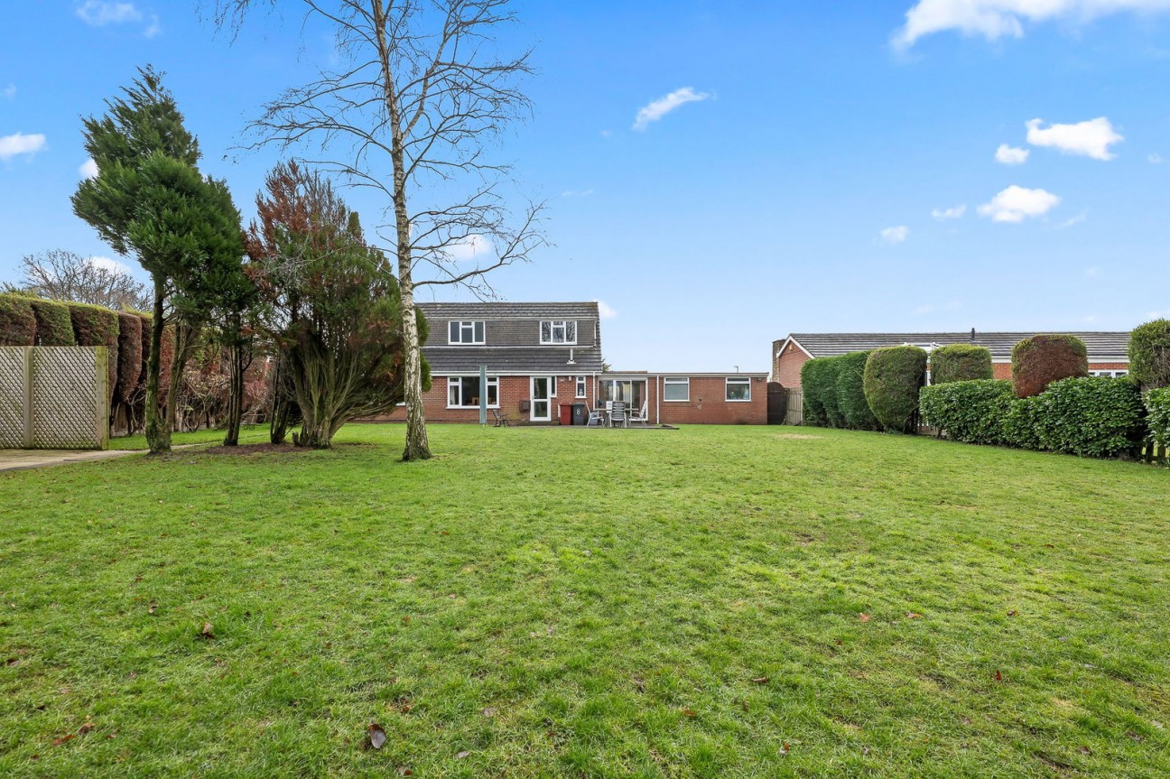 Hayfield Close, Wingerworth, Chesterfield, S42 6QF