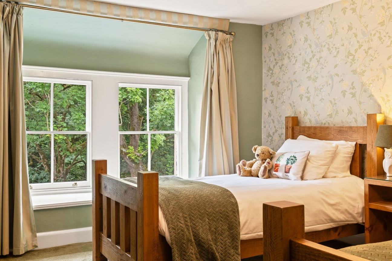 Matlock. C/O Sally Botham Estates, Bank Road.