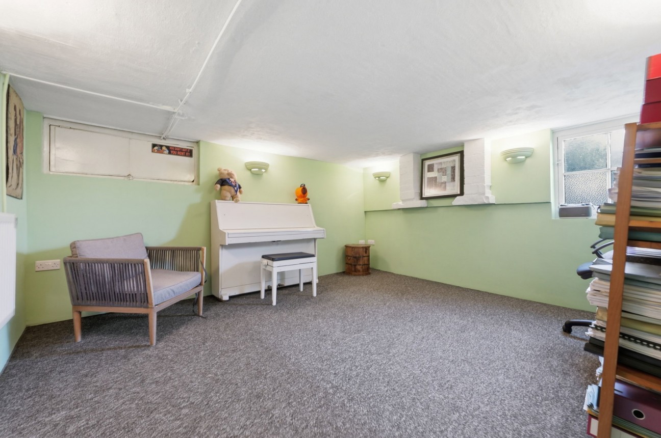 Aston Lane, Oker, Matlock, DE4 2JP