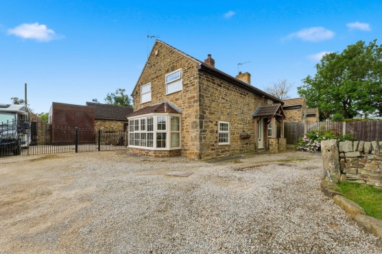 Chesterfield Road, Duckmanton. S44 5HU