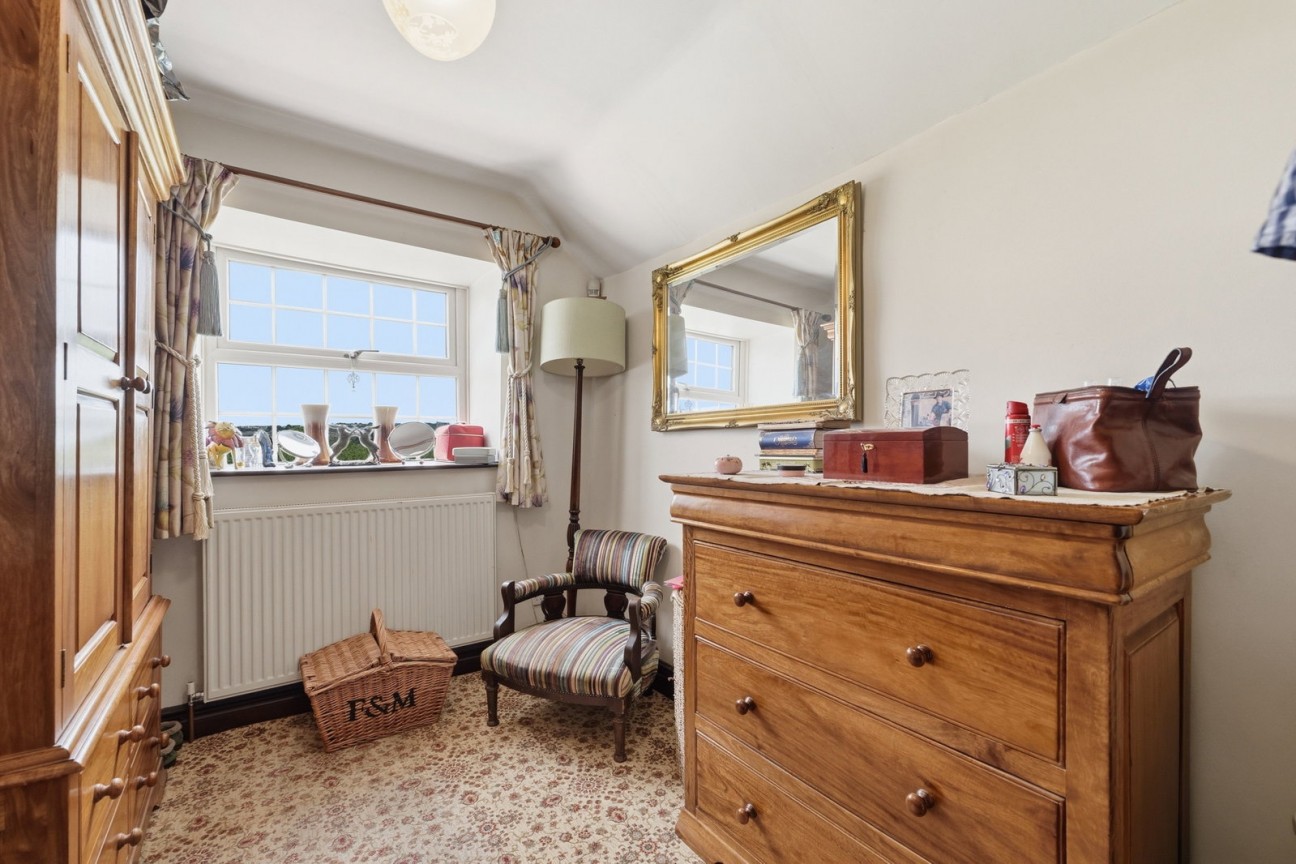 Chesterfield Road, Duckmanton. S44 5HU