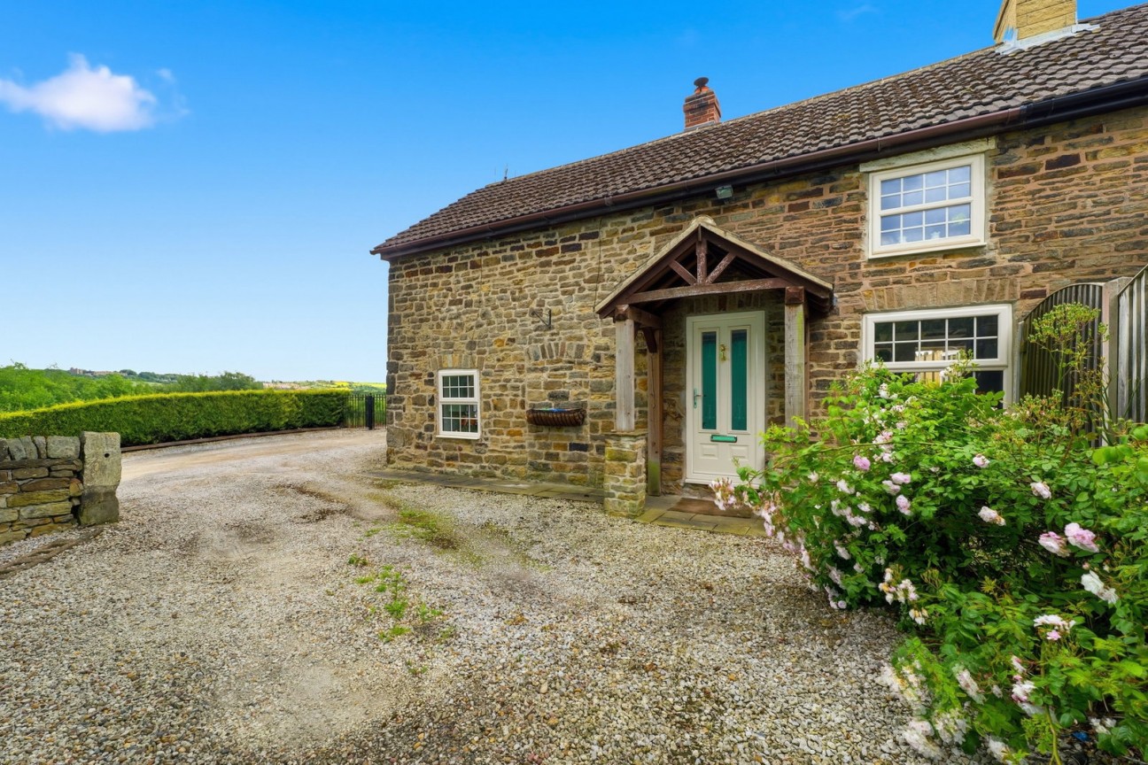 Chesterfield Road, Duckmanton. S44 5HU