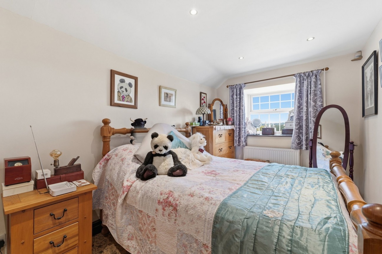 Chesterfield Road, Duckmanton. S44 5HU