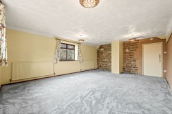 Hodge Lane, Uppertown, Ashover. S45 0JB