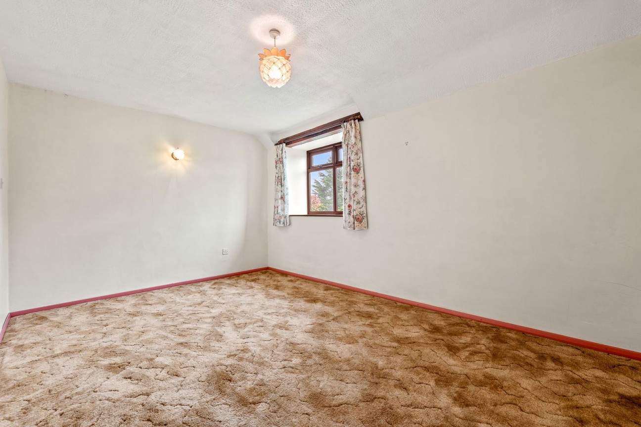 Hodge Lane, Uppertown, Ashover. S45 0JB