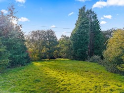 Hodge Lane, Uppertown, Ashover. S45 0JB