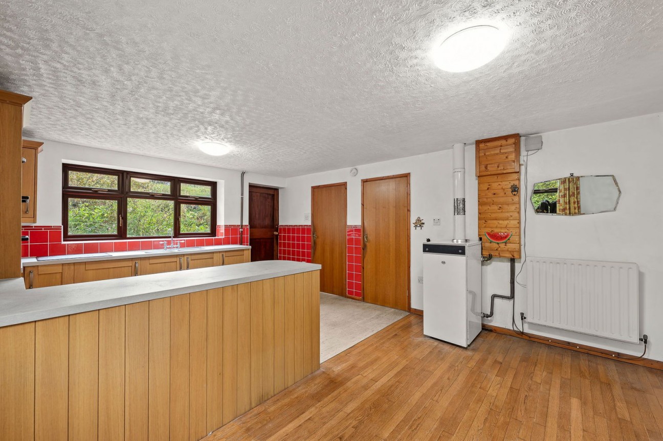 Hodge Lane, Uppertown, Ashover. S45 0JB