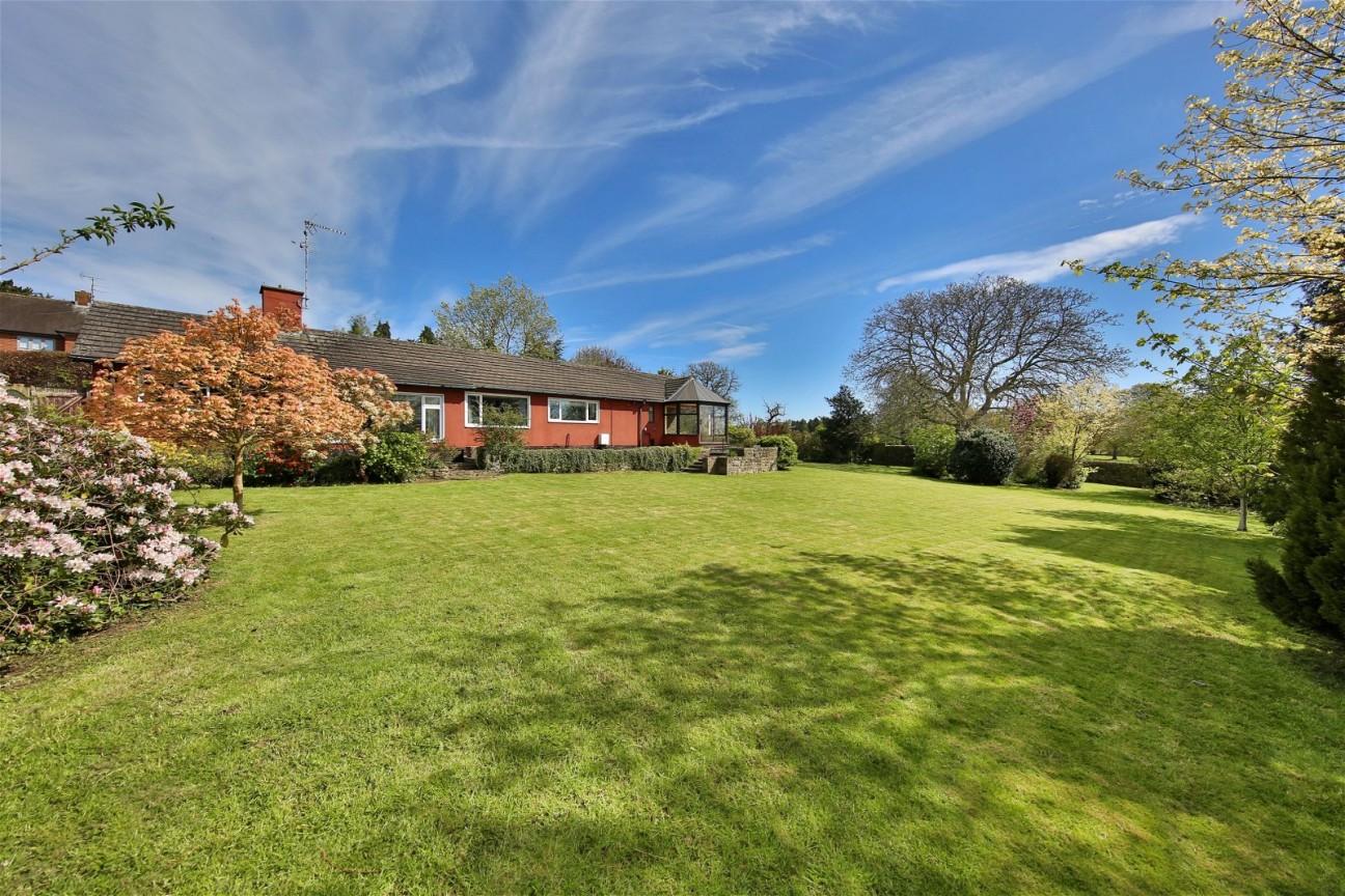 Holymoor Road, Holymoorside.