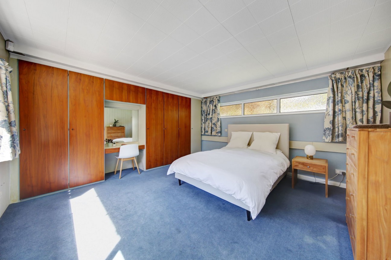 Holymoor Road, Holymoorside.