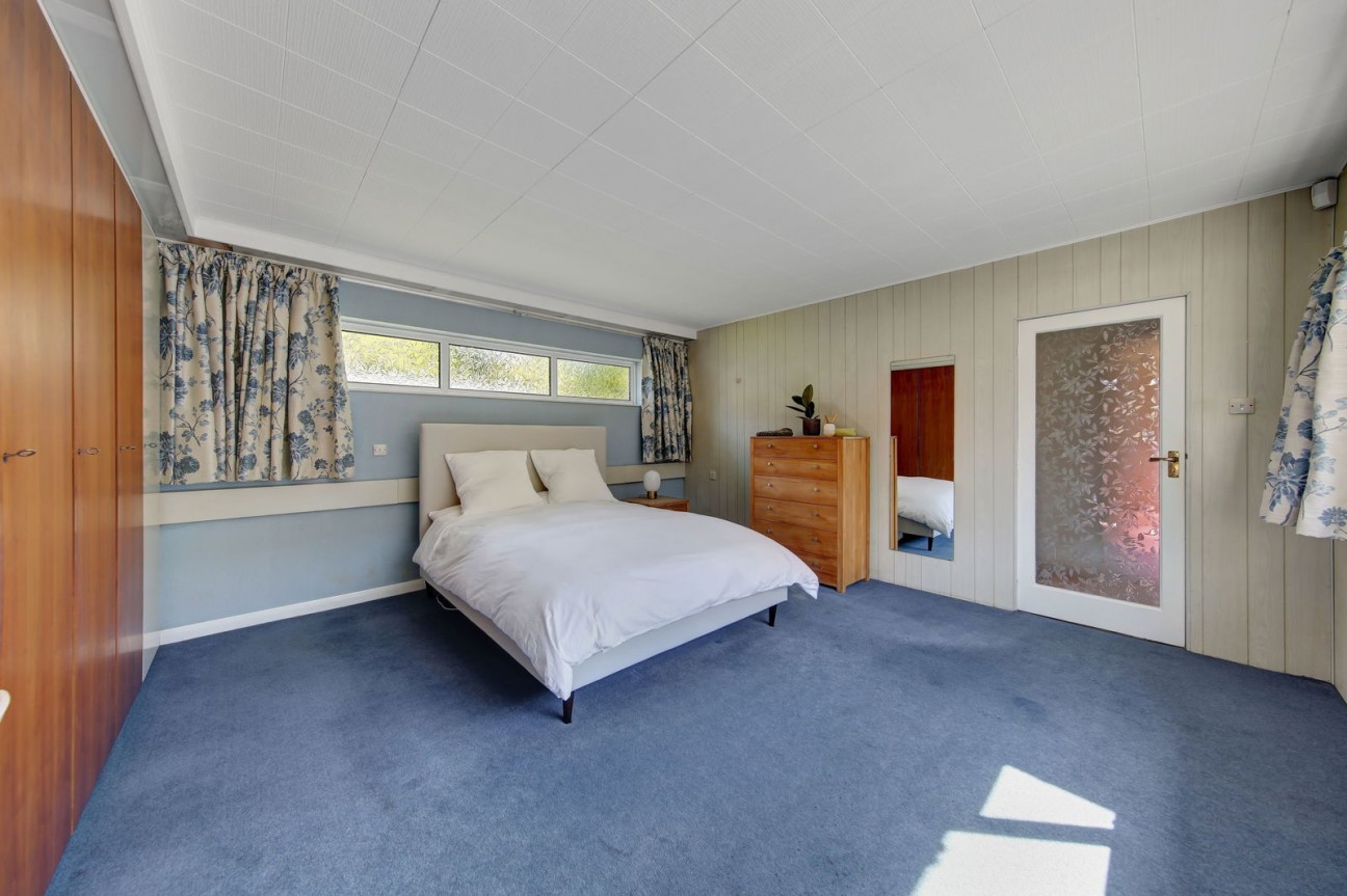 Holymoor Road, Holymoorside.