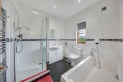 Holymoor Road, Holymoorside. S42 7DU