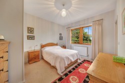 Holymoor Road, Holymoorside. S42 7DU