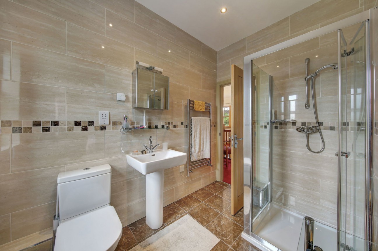 Holymoor Road, Holymoorside. S42 7DU