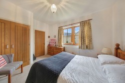 Holymoor Road, Holymoorside. S42 7DU