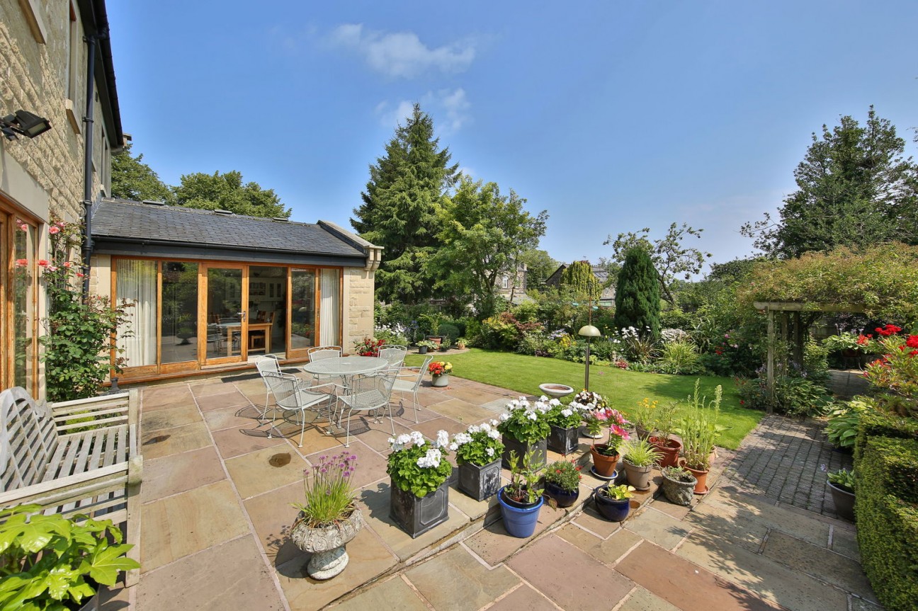 Holymoor Road, Holymoorside. S42 7DU