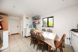 Holymoor Road, Holymoorside. S42 7DU