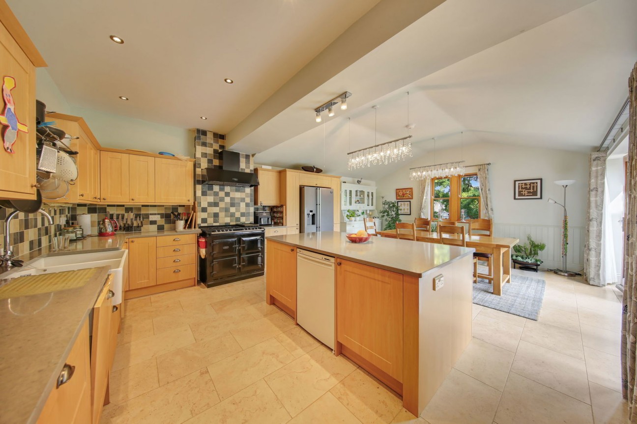 Holymoor Road, Holymoorside. S42 7DU