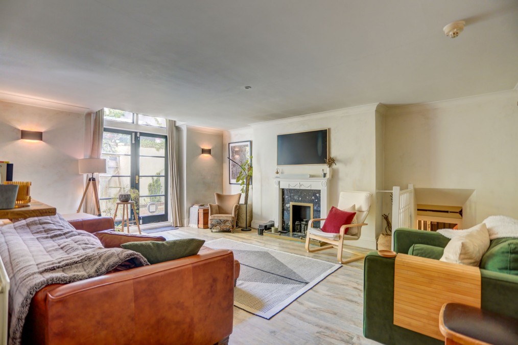 Brunswick Square, Hove, BN3