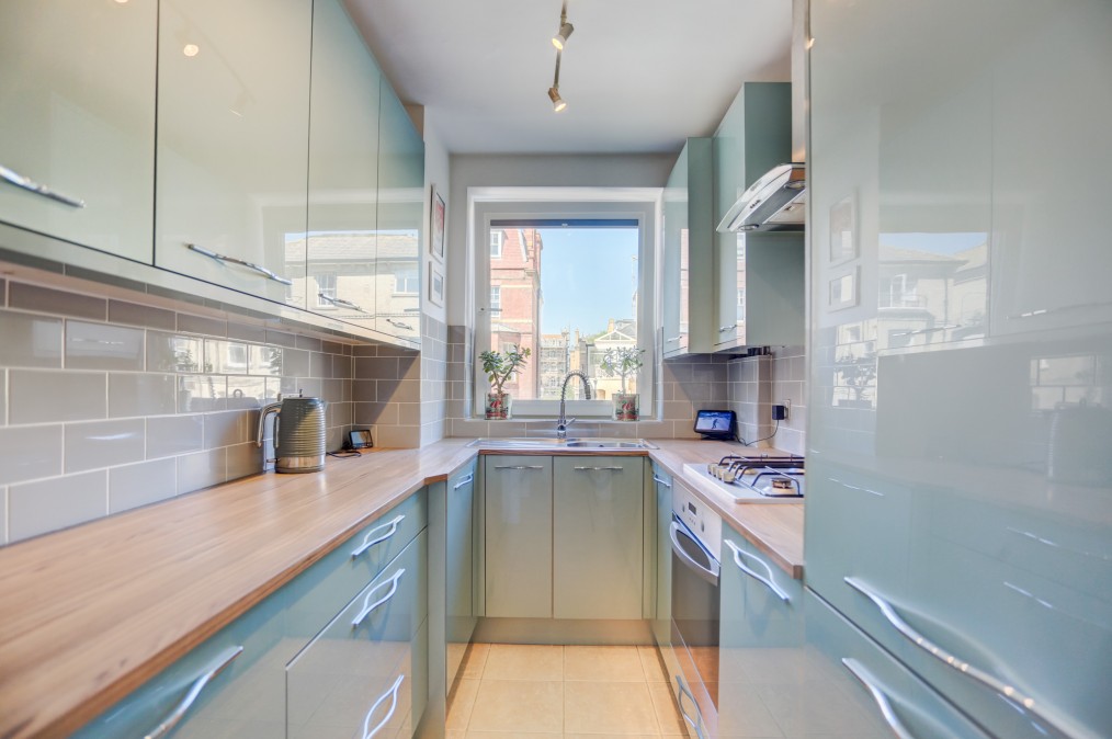 Grand Avenue, Hove, BN3