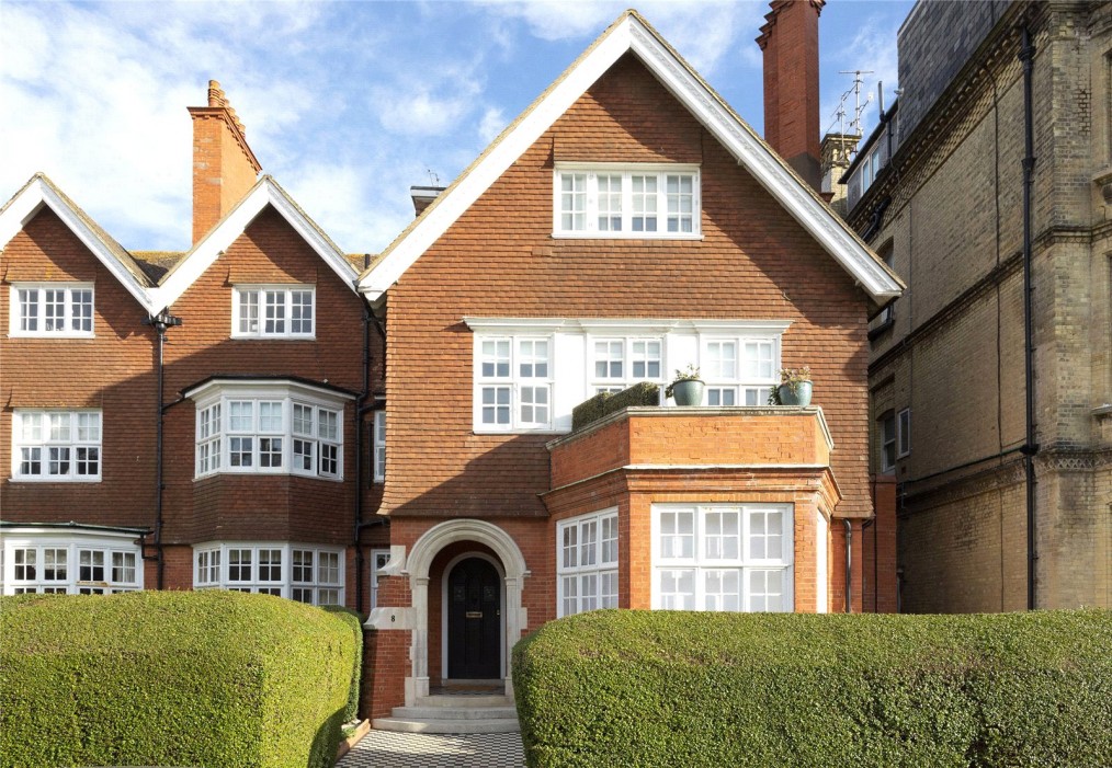 Grand Avenue, Hove, BN3