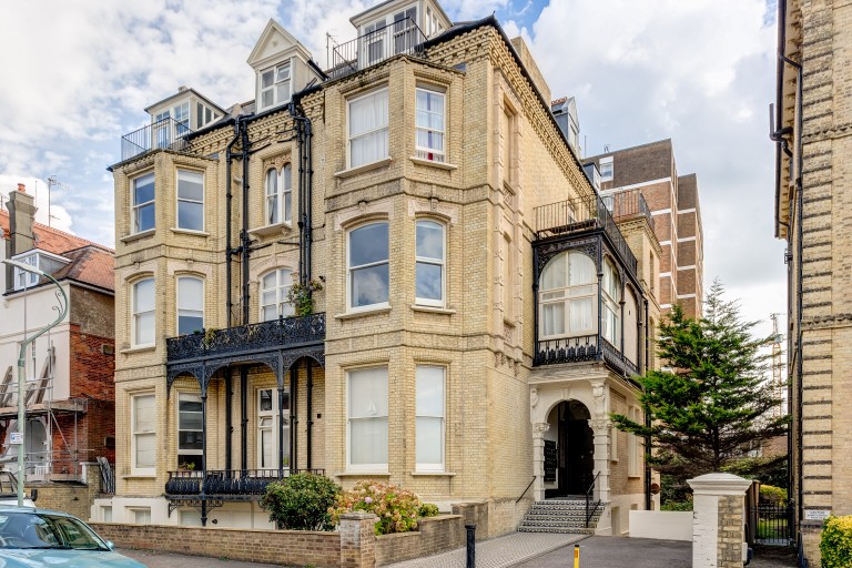Third Avenue, Hove, BN3