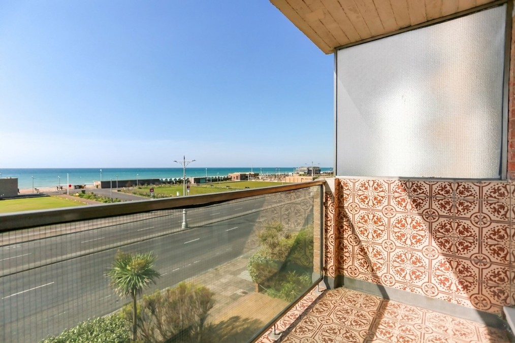 Kingsway, Hove, BN3