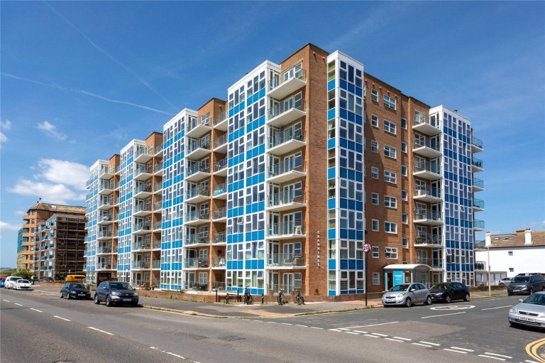 Kingsway, Hove, BN3