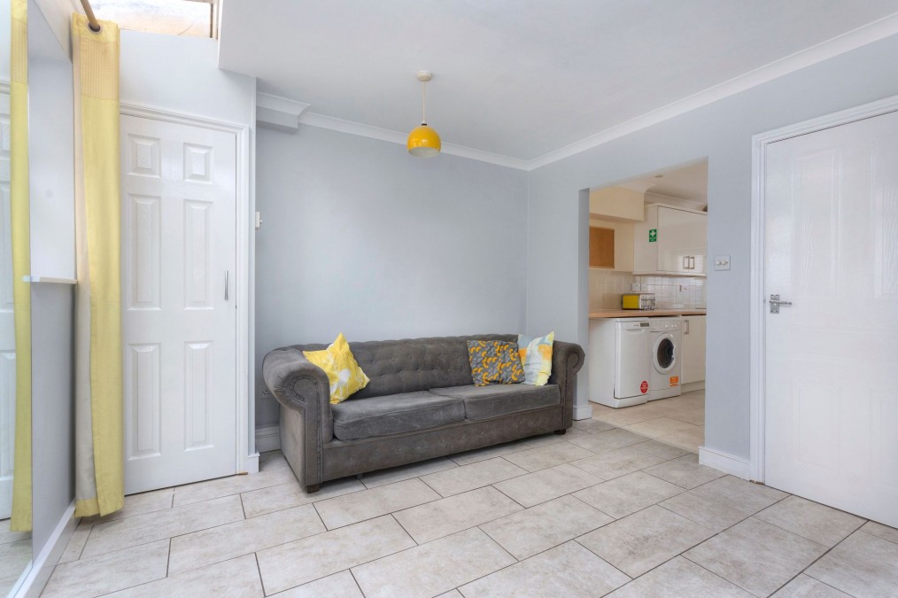 13B Royal Crescent Mews, Brighton, BN2