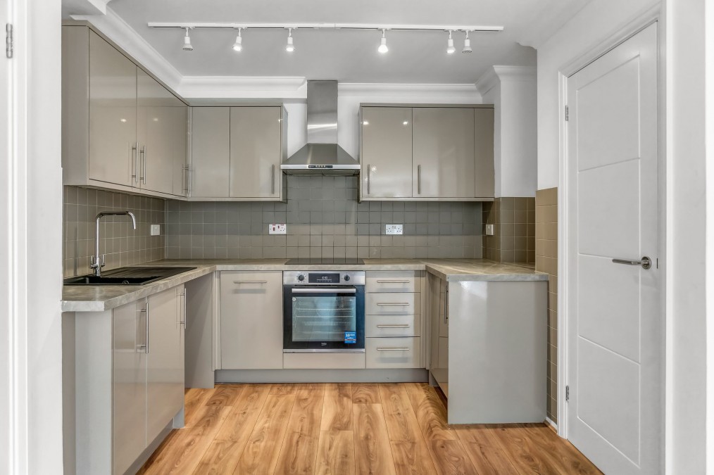 London Road, Brighton, BN1