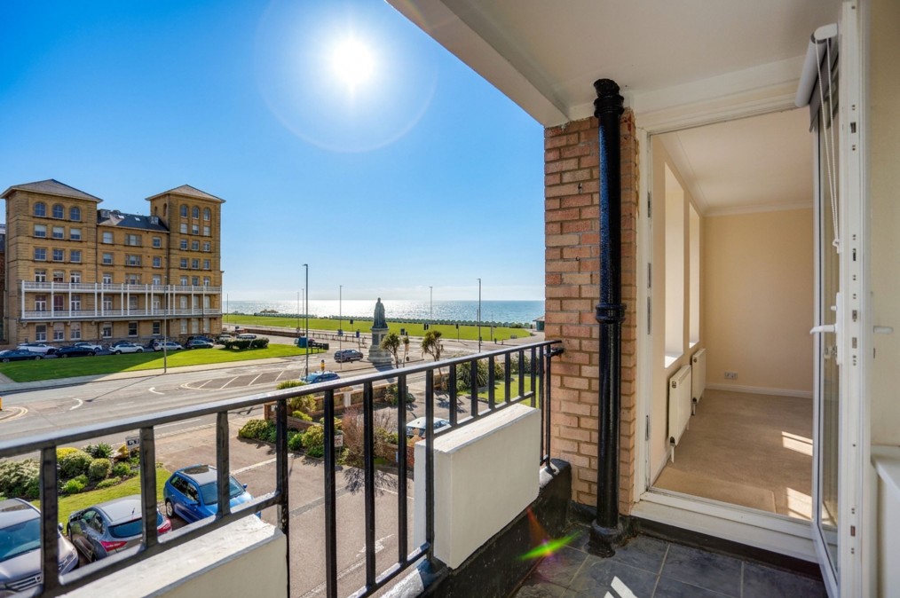 Grand Avenue, Hove, BN3